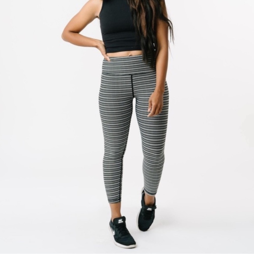 ZYIA Active Leggings Striped Black and White Aztec Adrenaline Print Size 4